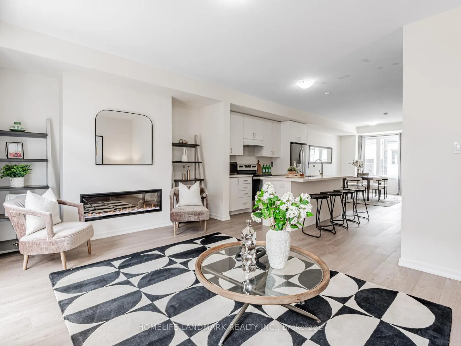 Photo 15 of 25 Origin Way, Vaughan, Patterson — HOMEH