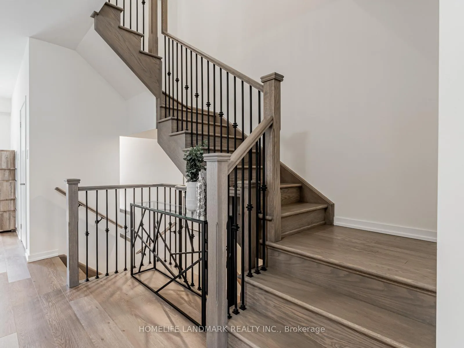 Photo 17 of 25 Origin Way, Vaughan, Patterson — HOMEH