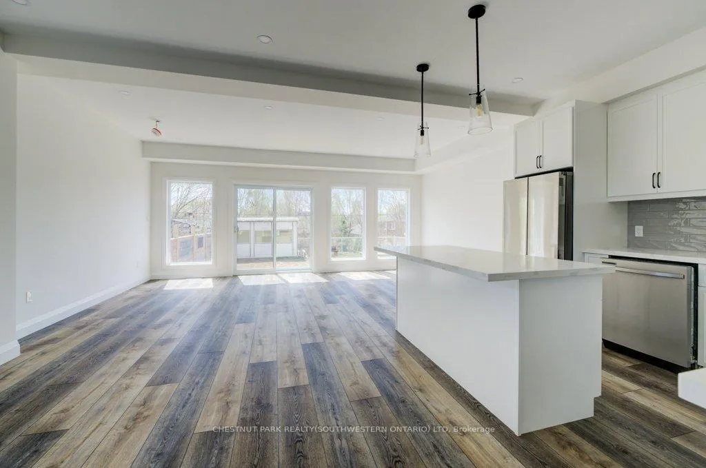 Photo 5 of 575 Guelph Street, Kitchener — HOMEH