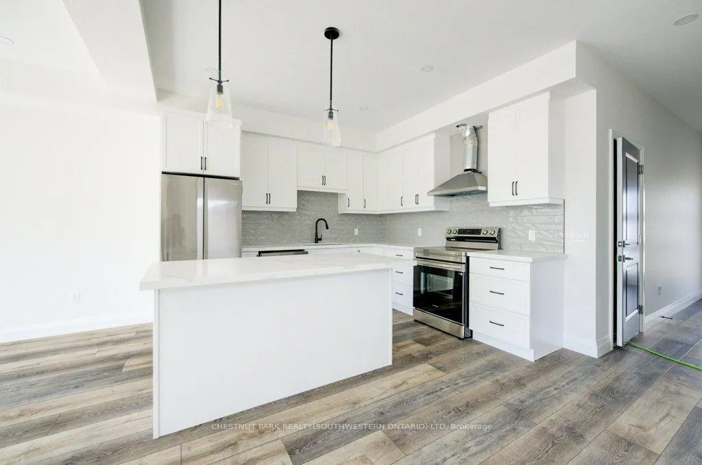 Photo 6 of 575 Guelph Street, Kitchener — HOMEH