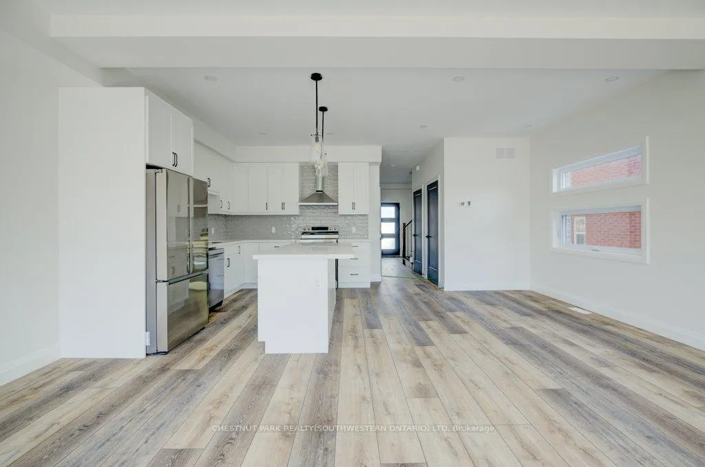 Photo 7 of 575 Guelph Street, Kitchener — HOMEH