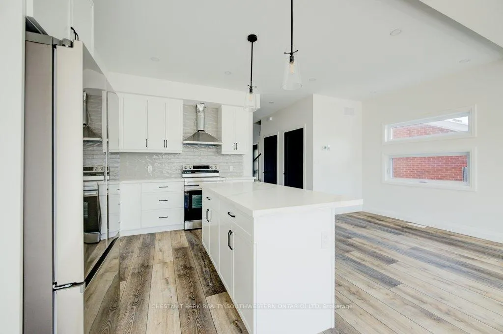 Photo 8 of 575 Guelph Street, Kitchener — HOMEH