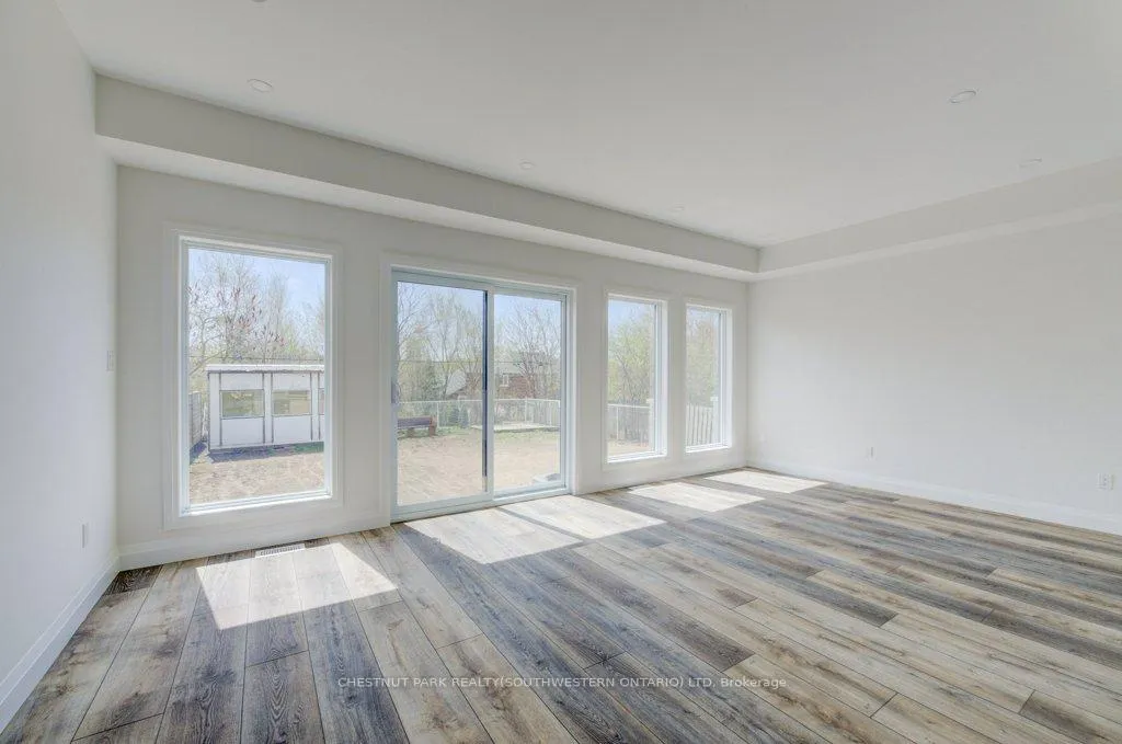 Photo 10 of 575 Guelph Street, Kitchener — HOMEH