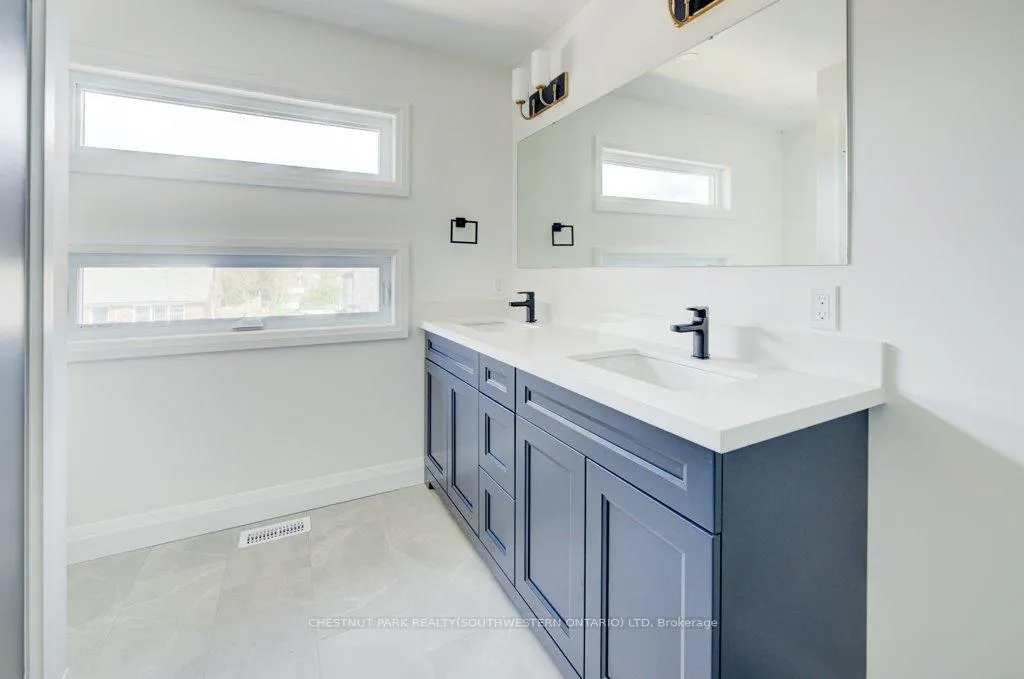Photo 14 of 575 Guelph Street, Kitchener — HOMEH