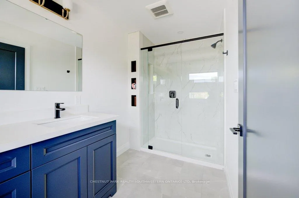 Photo 15 of 575 Guelph Street, Kitchener — HOMEH