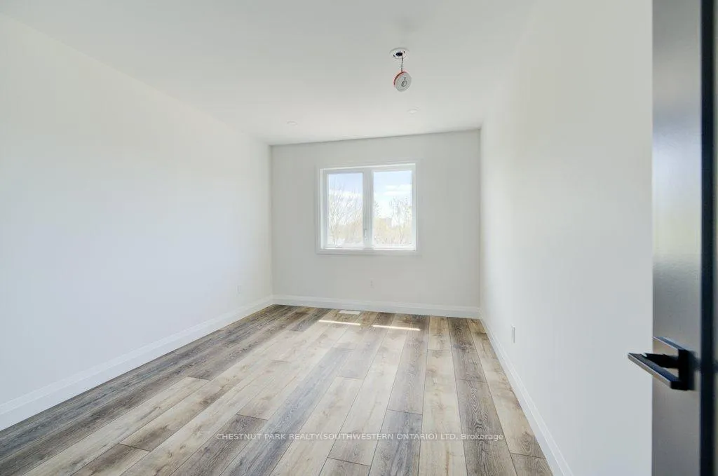 Photo 16 of 575 Guelph Street, Kitchener — HOMEH