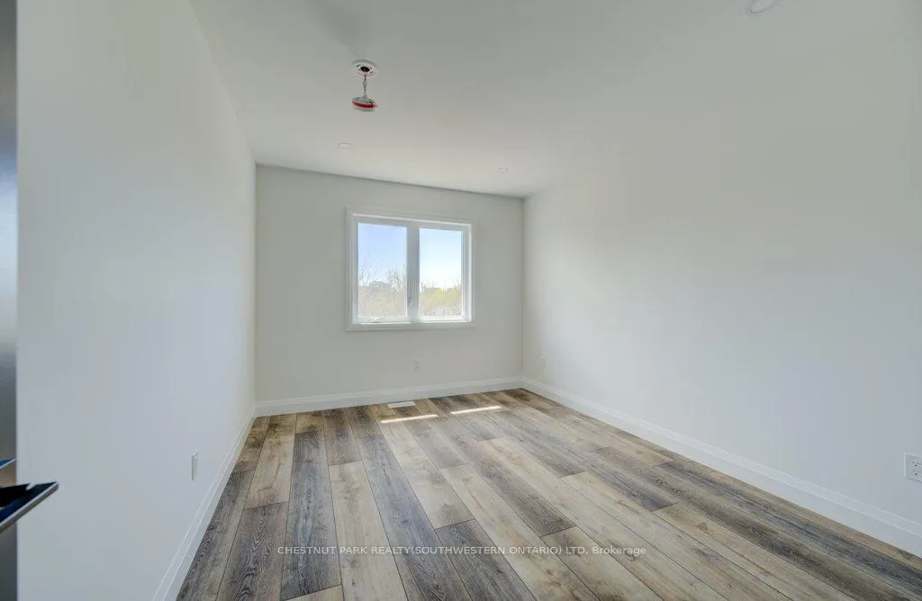 Photo 17 of 575 Guelph Street, Kitchener — HOMEH