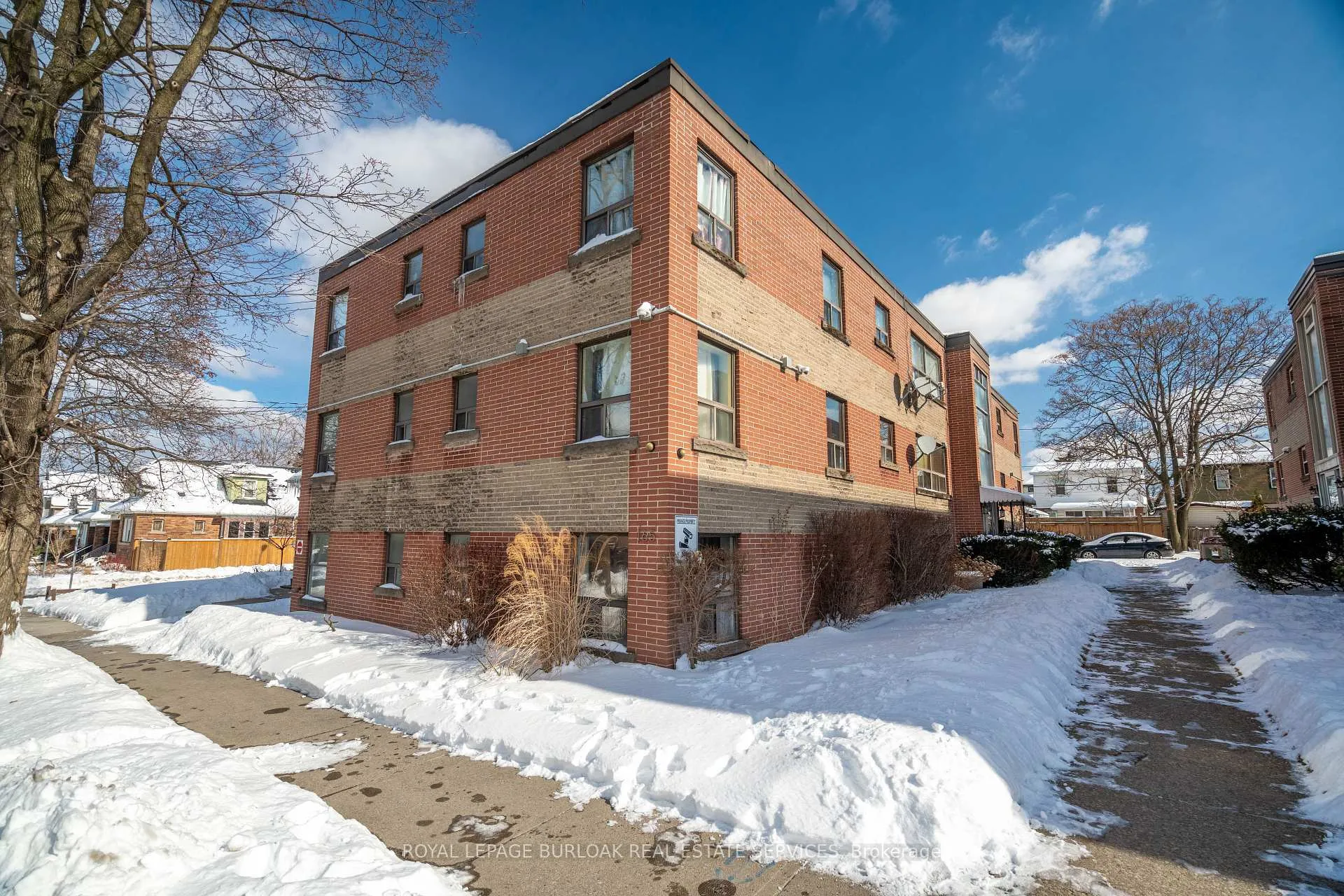 Front of Unit 9, 165 Park Row S
