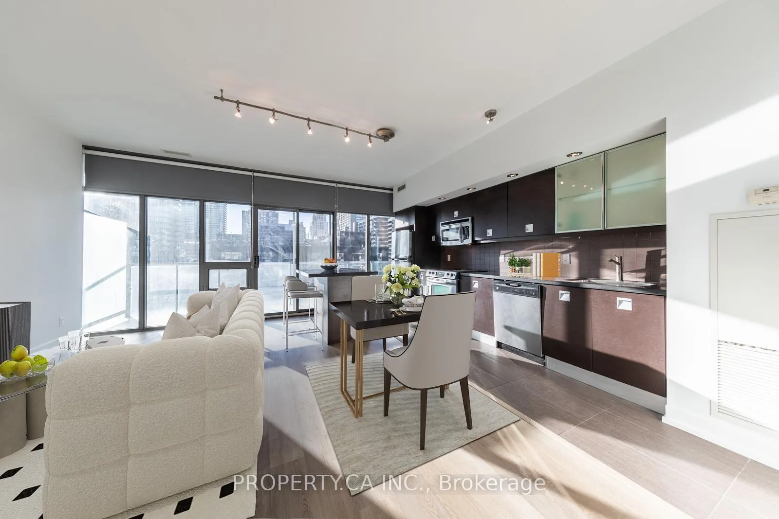 Front of Unit 1007, 33 Charles Street E