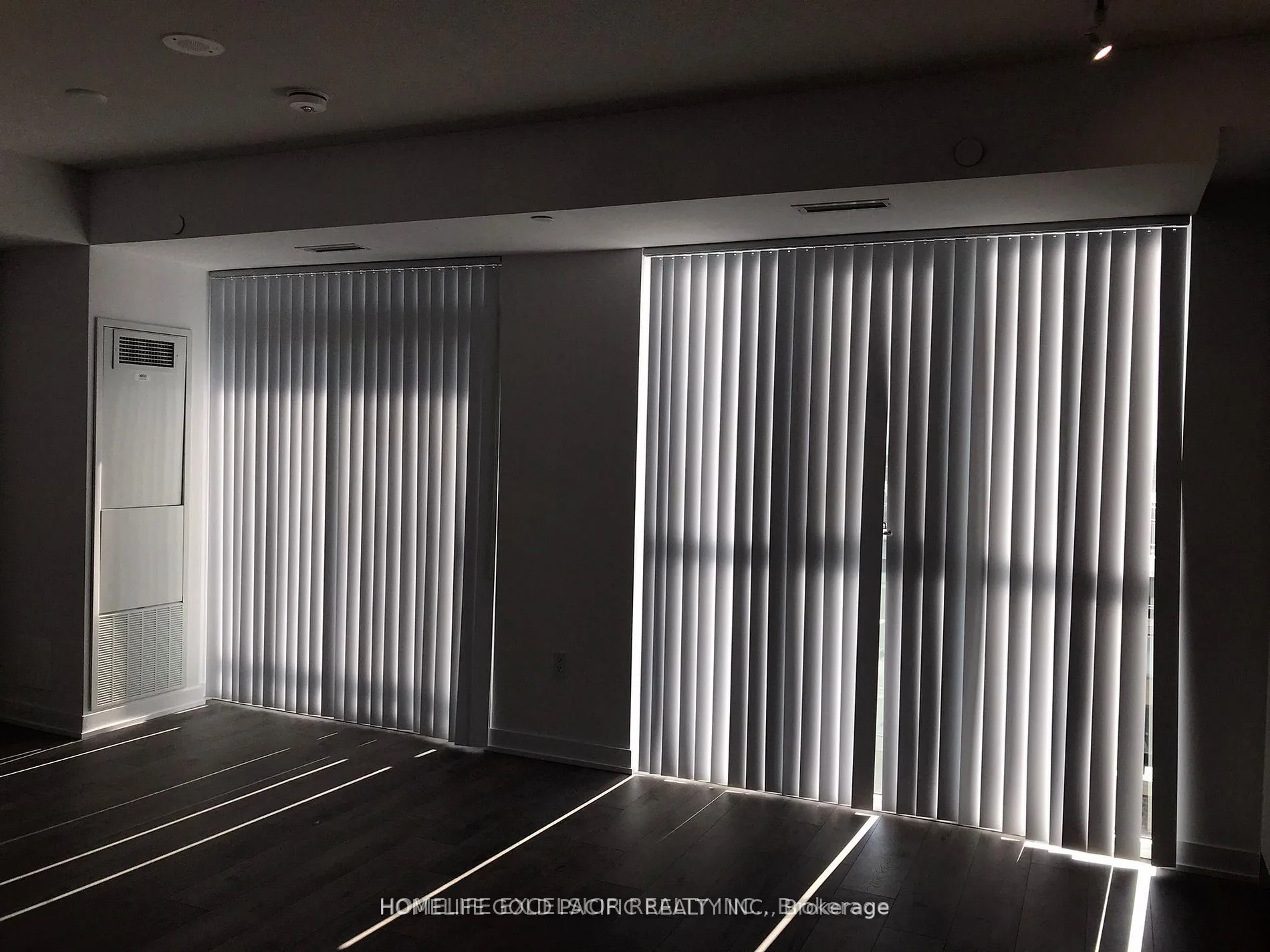 Photo 5 of Unit 1006, 60 Honeycrisp Crescent, Vaughan, Vaughan Corporate Centre — HOMEH