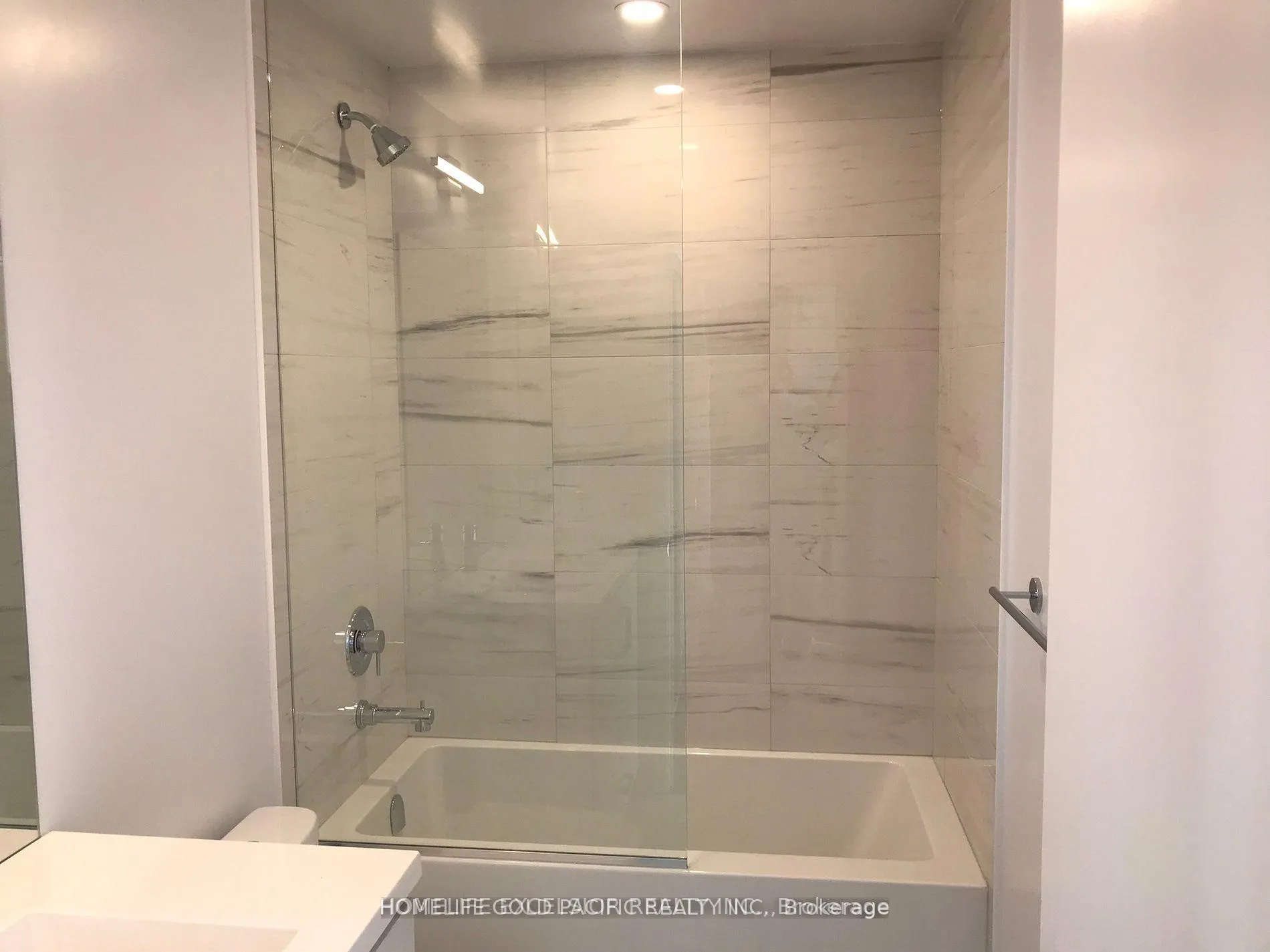 Photo 13 of Unit 1006, 60 Honeycrisp Crescent, Vaughan, Vaughan Corporate Centre — HOMEH