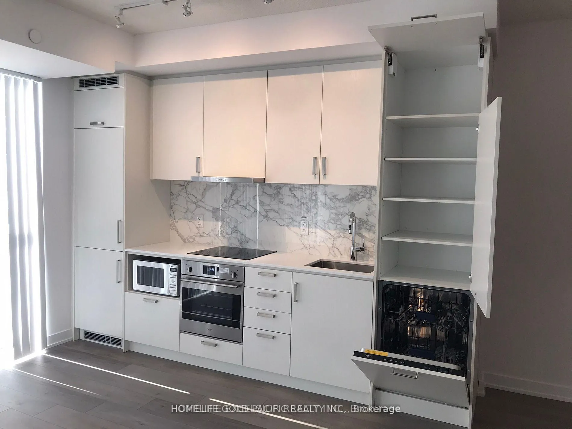 Photo 14 of Unit 1006, 60 Honeycrisp Crescent, Vaughan, Vaughan Corporate Centre — HOMEH
