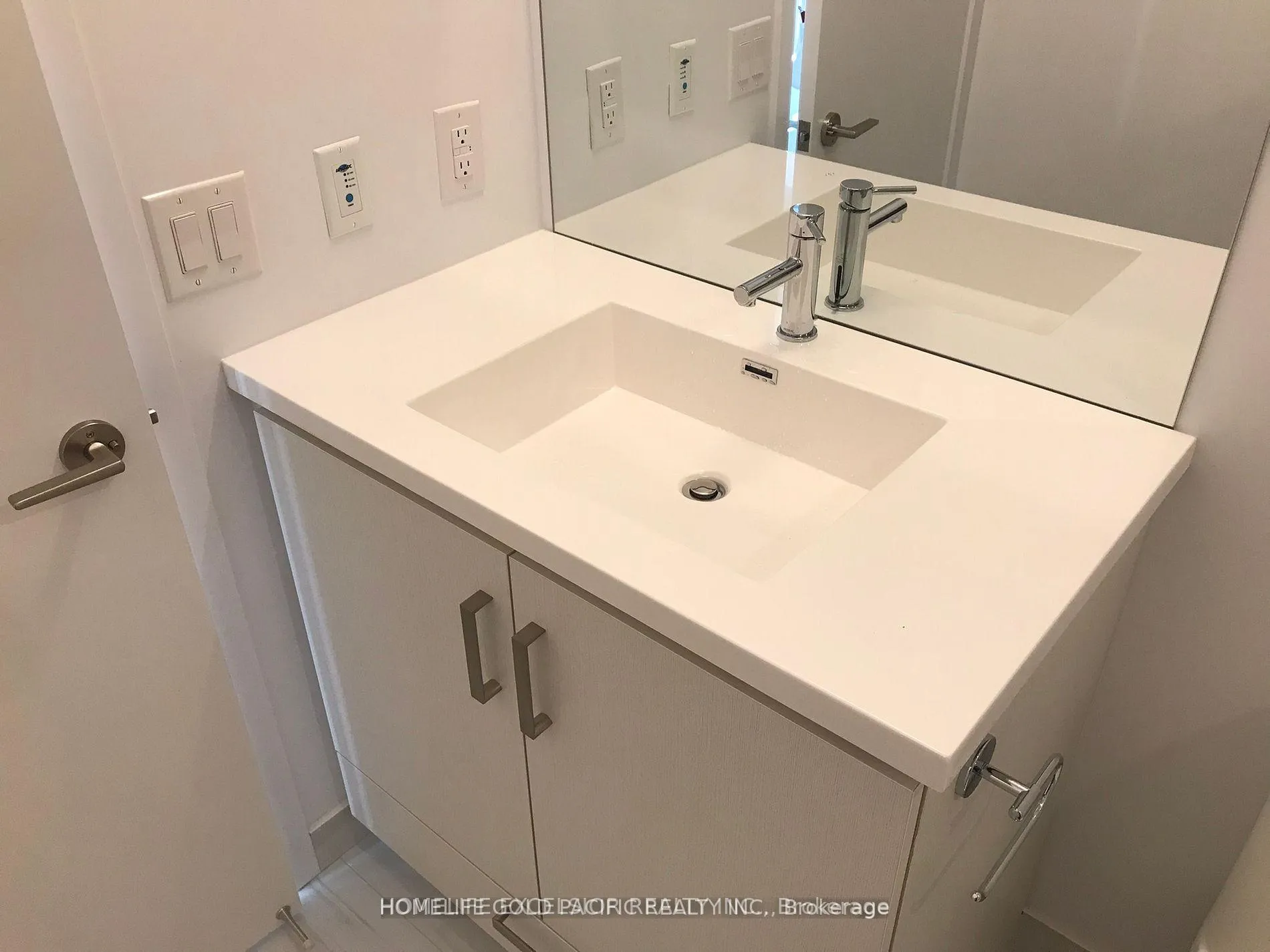 Photo 18 of Unit 1006, 60 Honeycrisp Crescent, Vaughan, Vaughan Corporate Centre — HOMEH