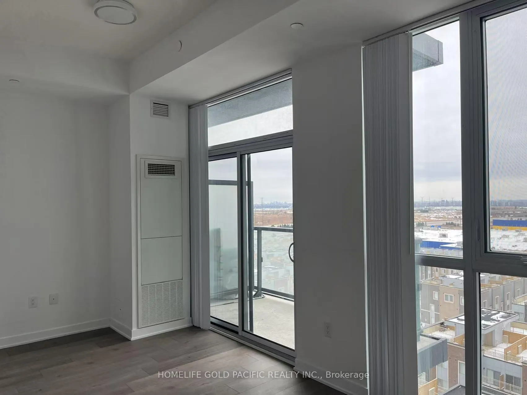 Photo 32 of Unit 1006, 60 Honeycrisp Crescent, Vaughan, Vaughan Corporate Centre — HOMEH