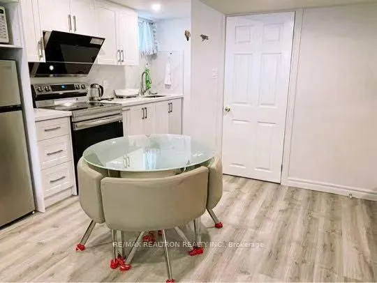 Photo 6 of Unit Bsmt, 49 Summerfeldt Crescent, Markham, Unionville — HOMEH