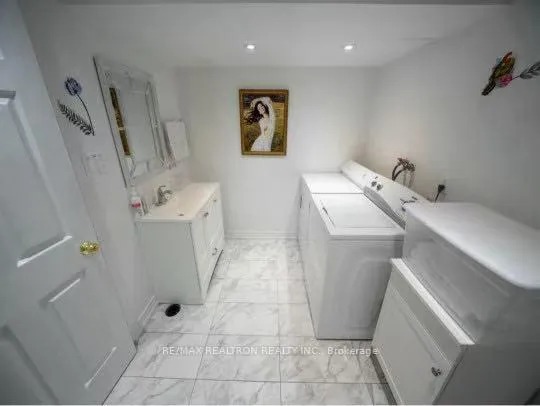 Photo 9 of Unit Bsmt, 49 Summerfeldt Crescent, Markham, Unionville — HOMEH
