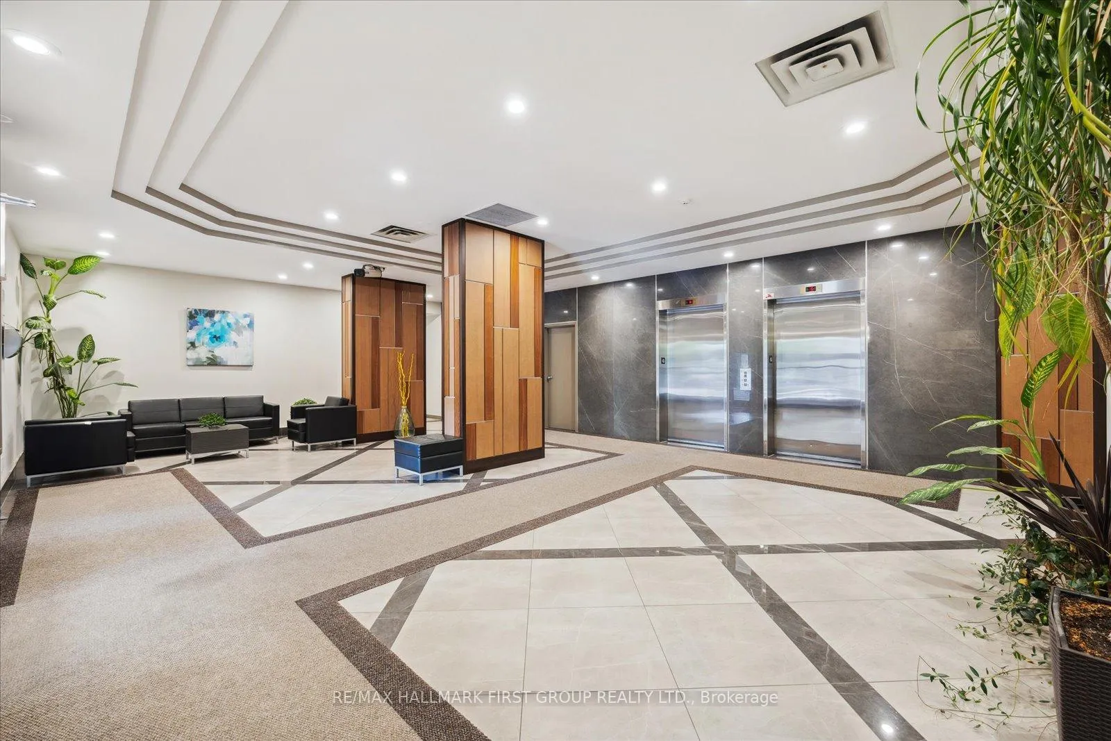 Photo 2 of Unit 508, 711 Rossland Road, Whitby, Pringle Creek — HOMEH