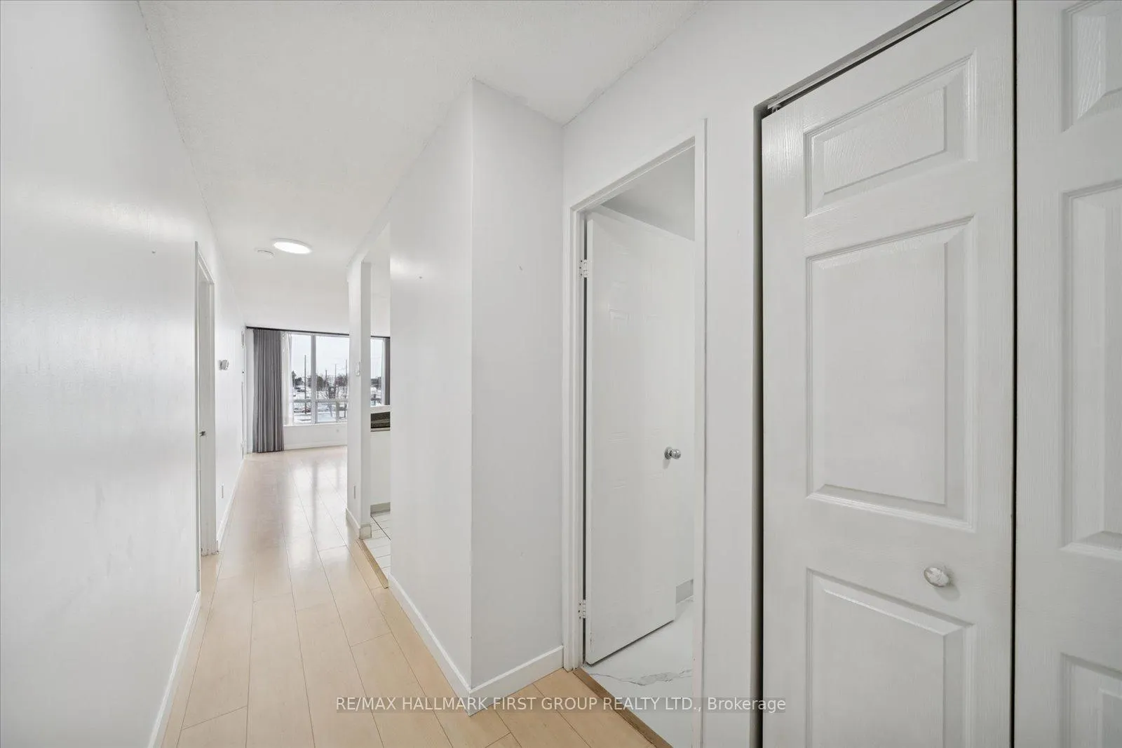 Photo 3 of Unit 508, 711 Rossland Road, Whitby, Pringle Creek — HOMEH