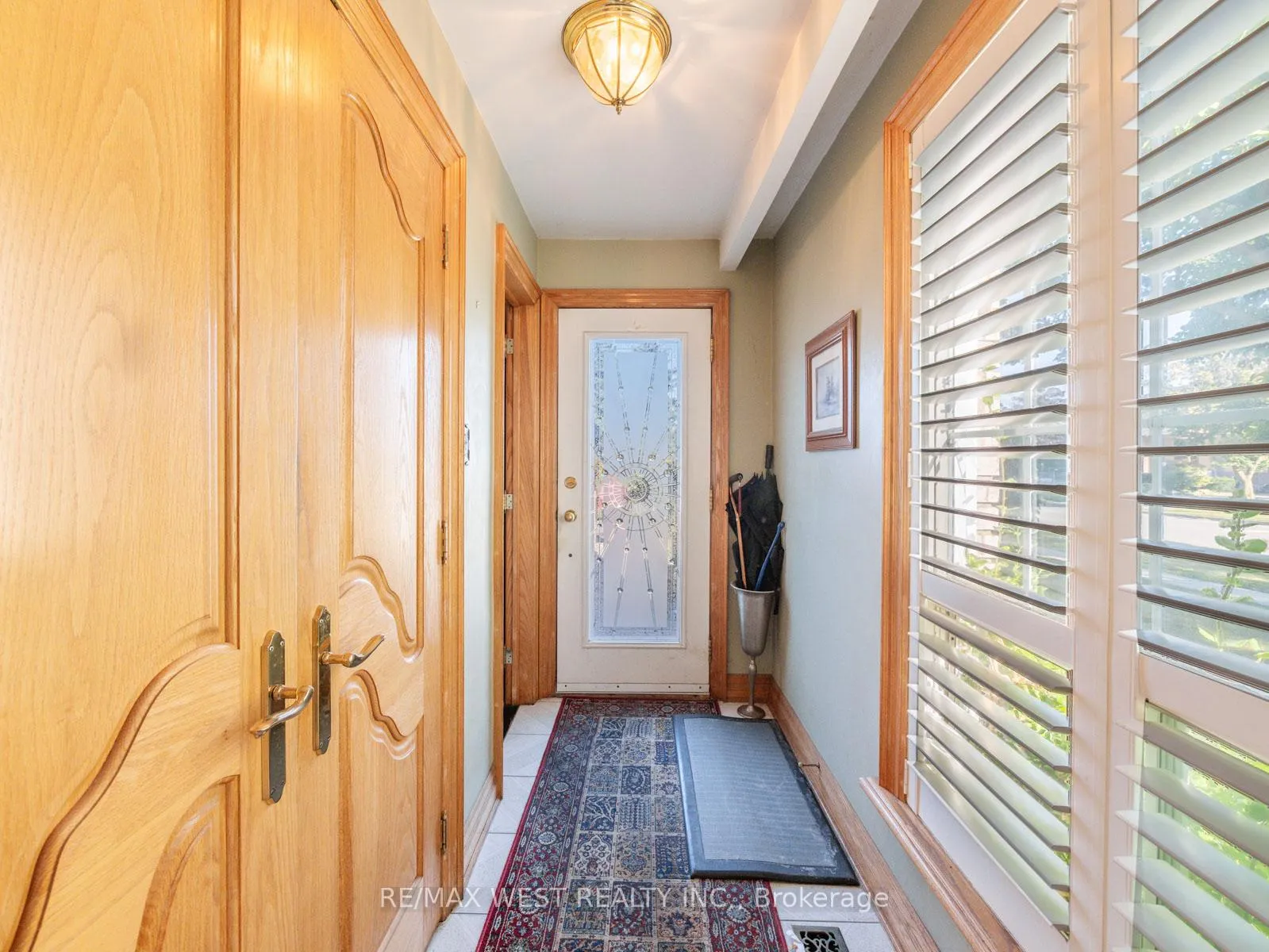 Photo 4 of 96 Wigwoss Drive S, Vaughan, East Woodbridge — HOMEH