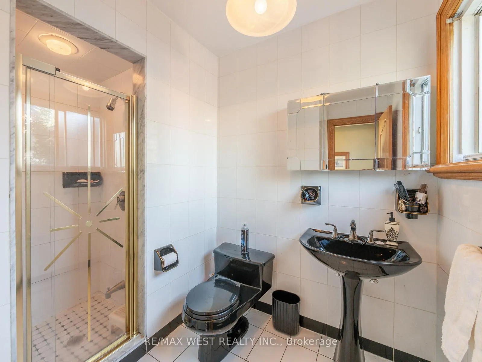 Photo 5 of 96 Wigwoss Drive S, Vaughan, East Woodbridge — HOMEH