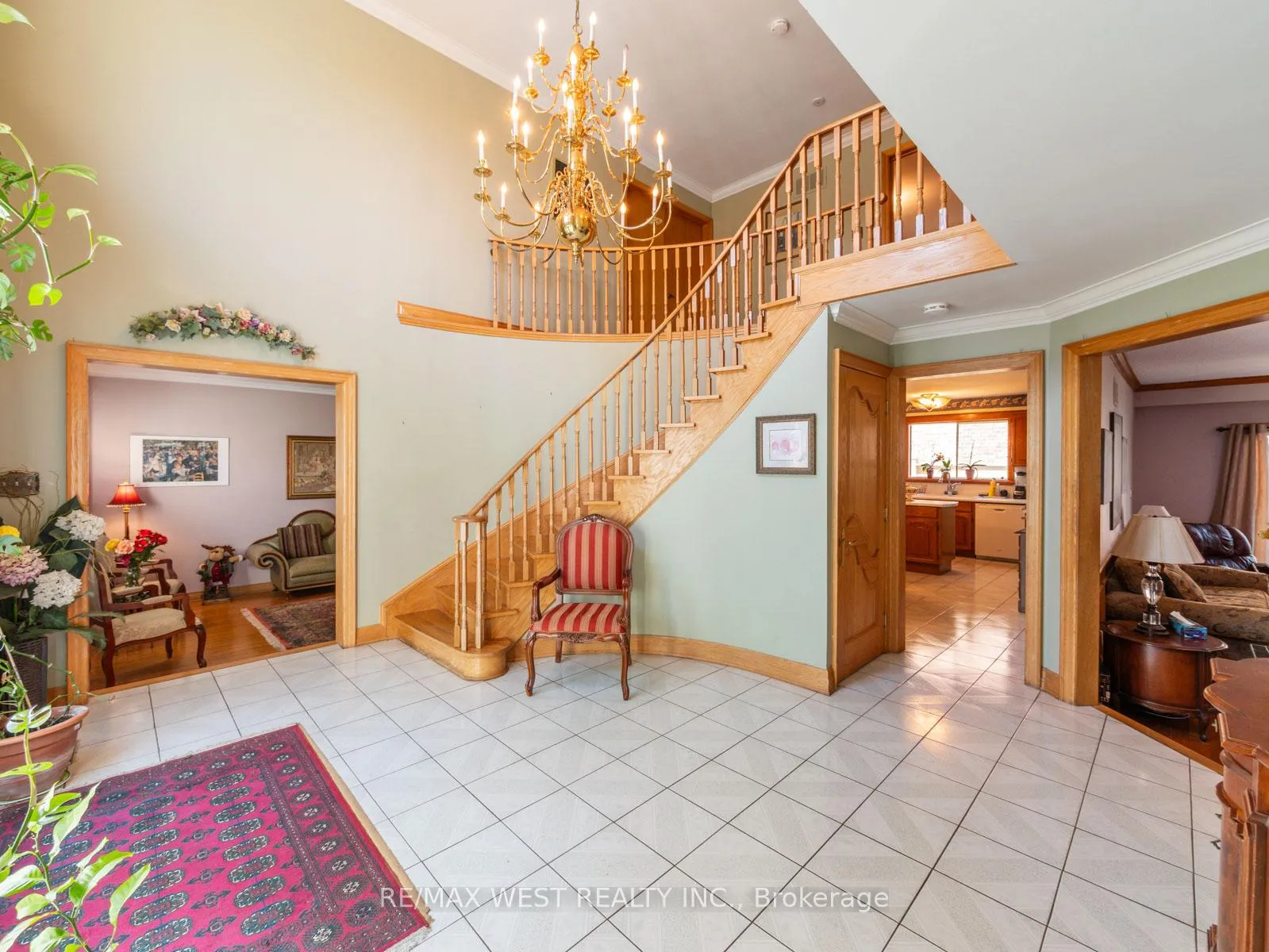 Photo 6 of 96 Wigwoss Drive S, Vaughan, East Woodbridge — HOMEH