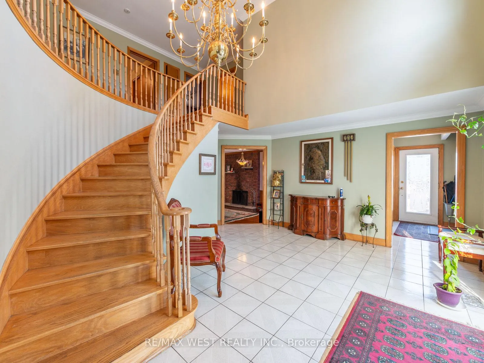 Photo 8 of 96 Wigwoss Drive S, Vaughan, East Woodbridge — HOMEH