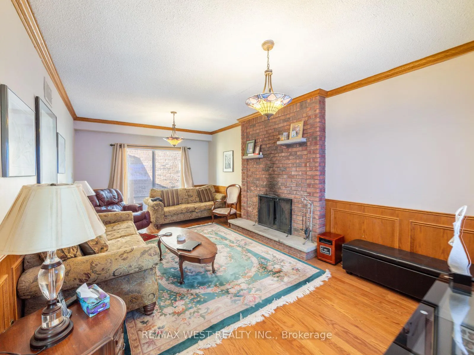 Photo 10 of 96 Wigwoss Drive S, Vaughan, East Woodbridge — HOMEH
