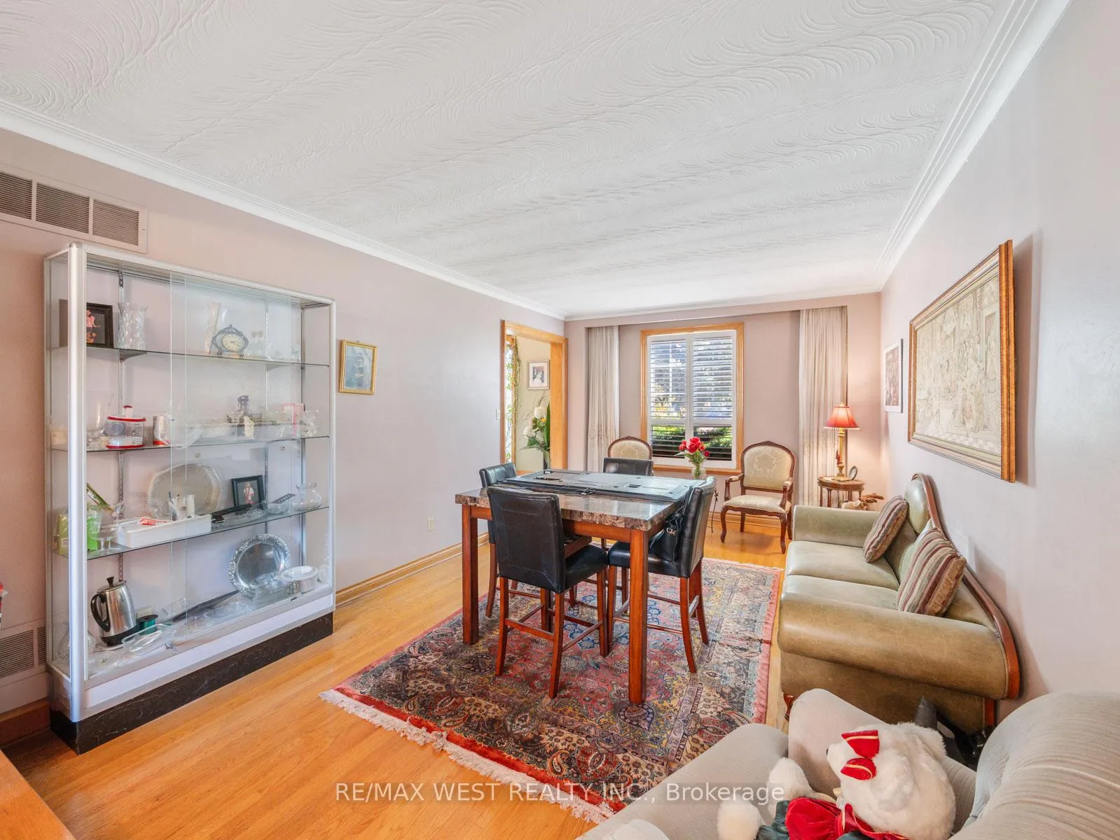 Photo 15 of 96 Wigwoss Drive S, Vaughan, East Woodbridge — HOMEH