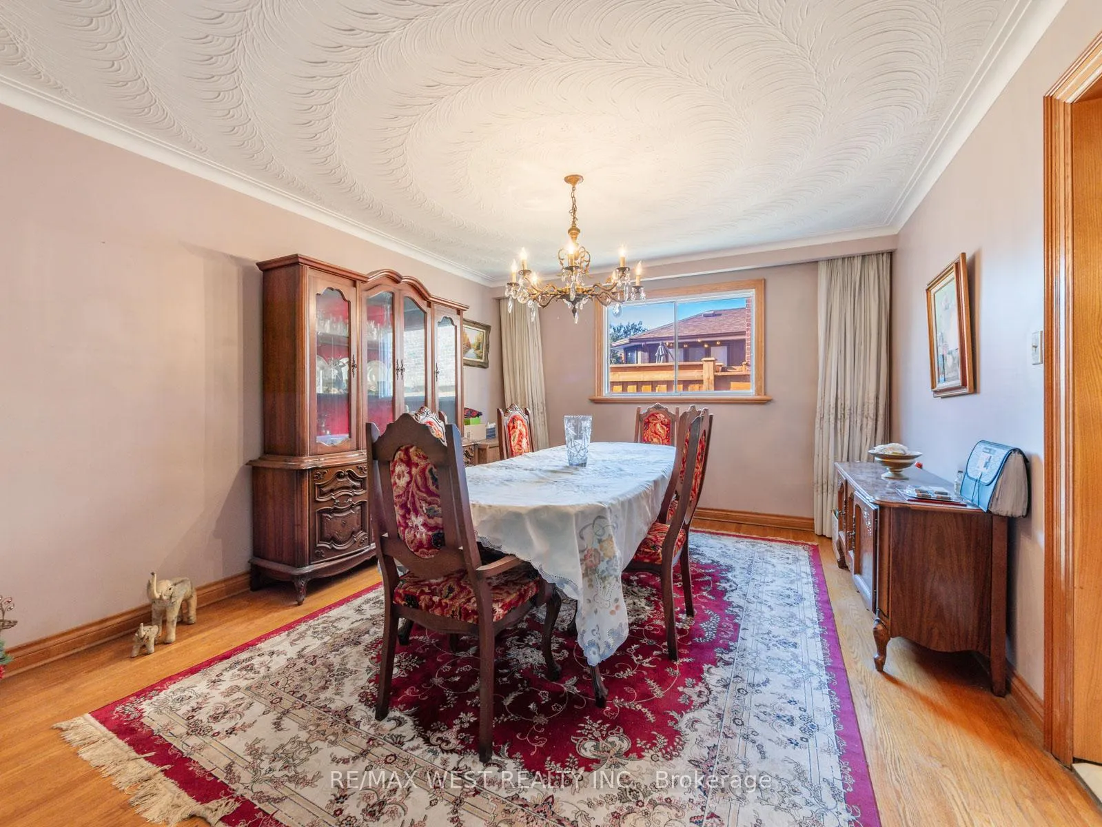 Photo 16 of 96 Wigwoss Drive S, Vaughan, East Woodbridge — HOMEH