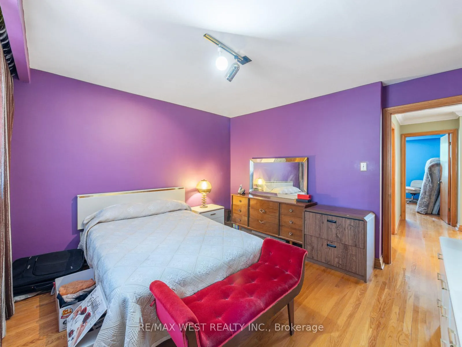 Photo 24 of 96 Wigwoss Drive S, Vaughan, East Woodbridge — HOMEH