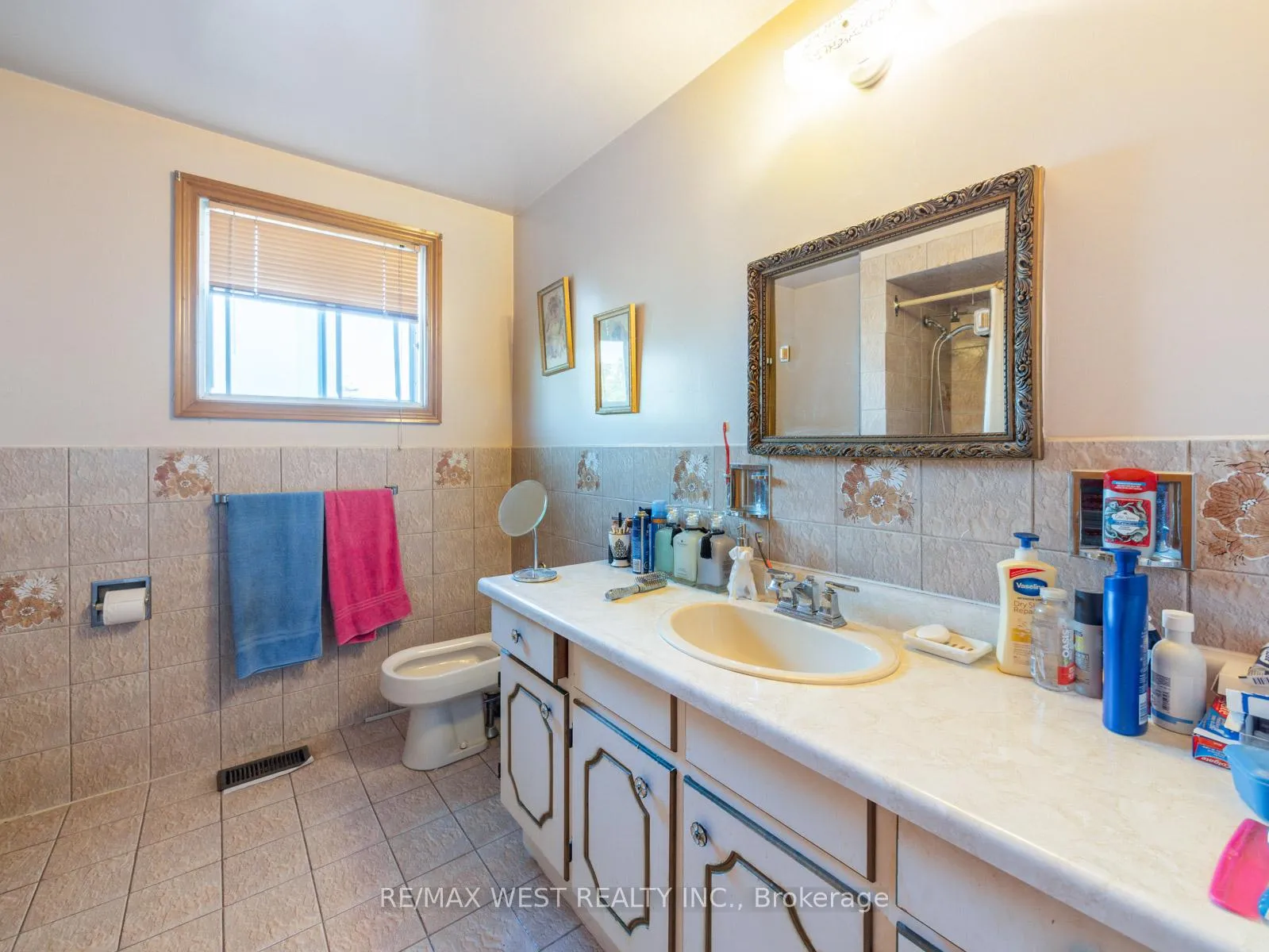 Photo 25 of 96 Wigwoss Drive S, Vaughan, East Woodbridge — HOMEH