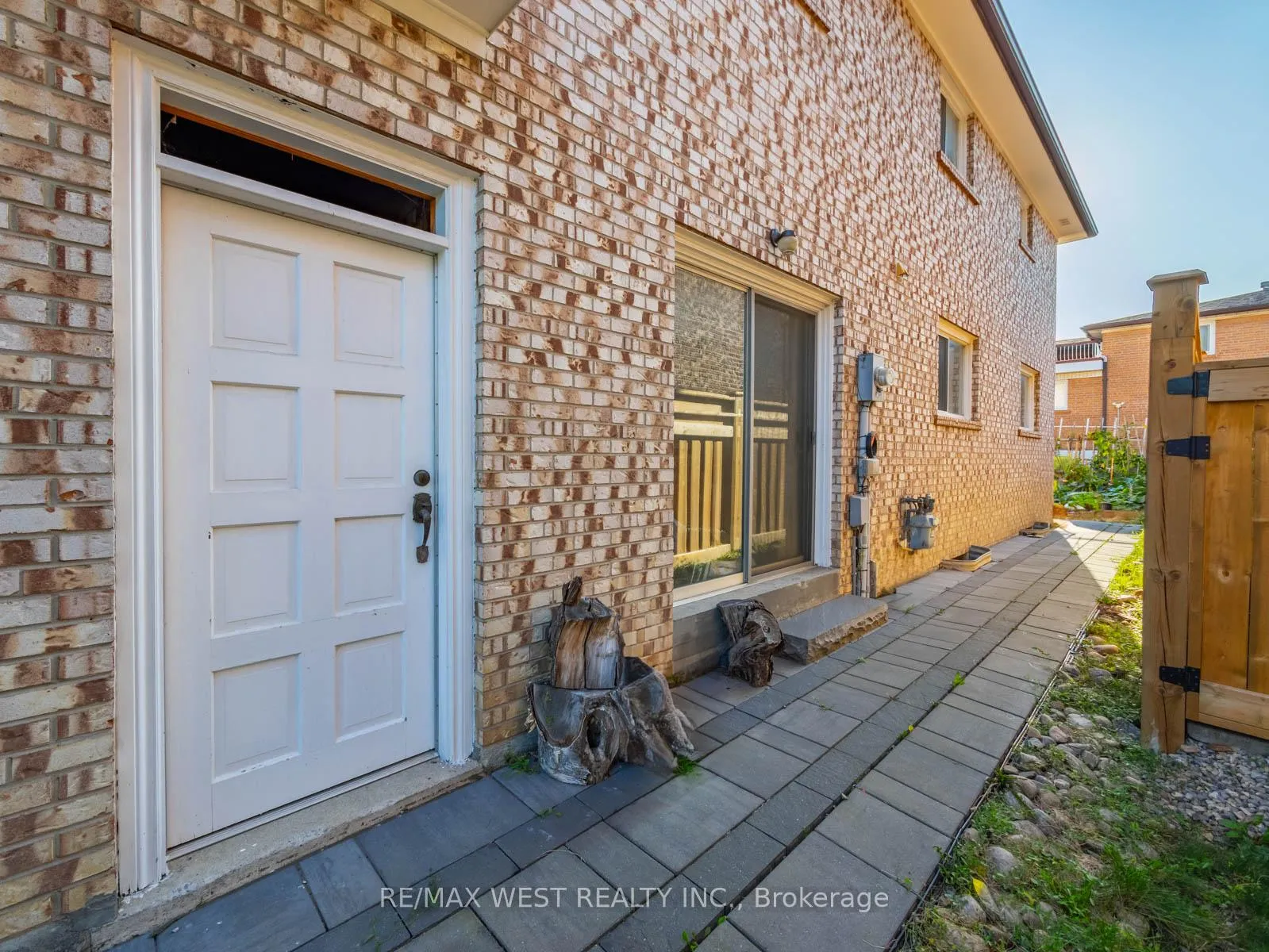 Photo 28 of 96 Wigwoss Drive S, Vaughan, East Woodbridge — HOMEH