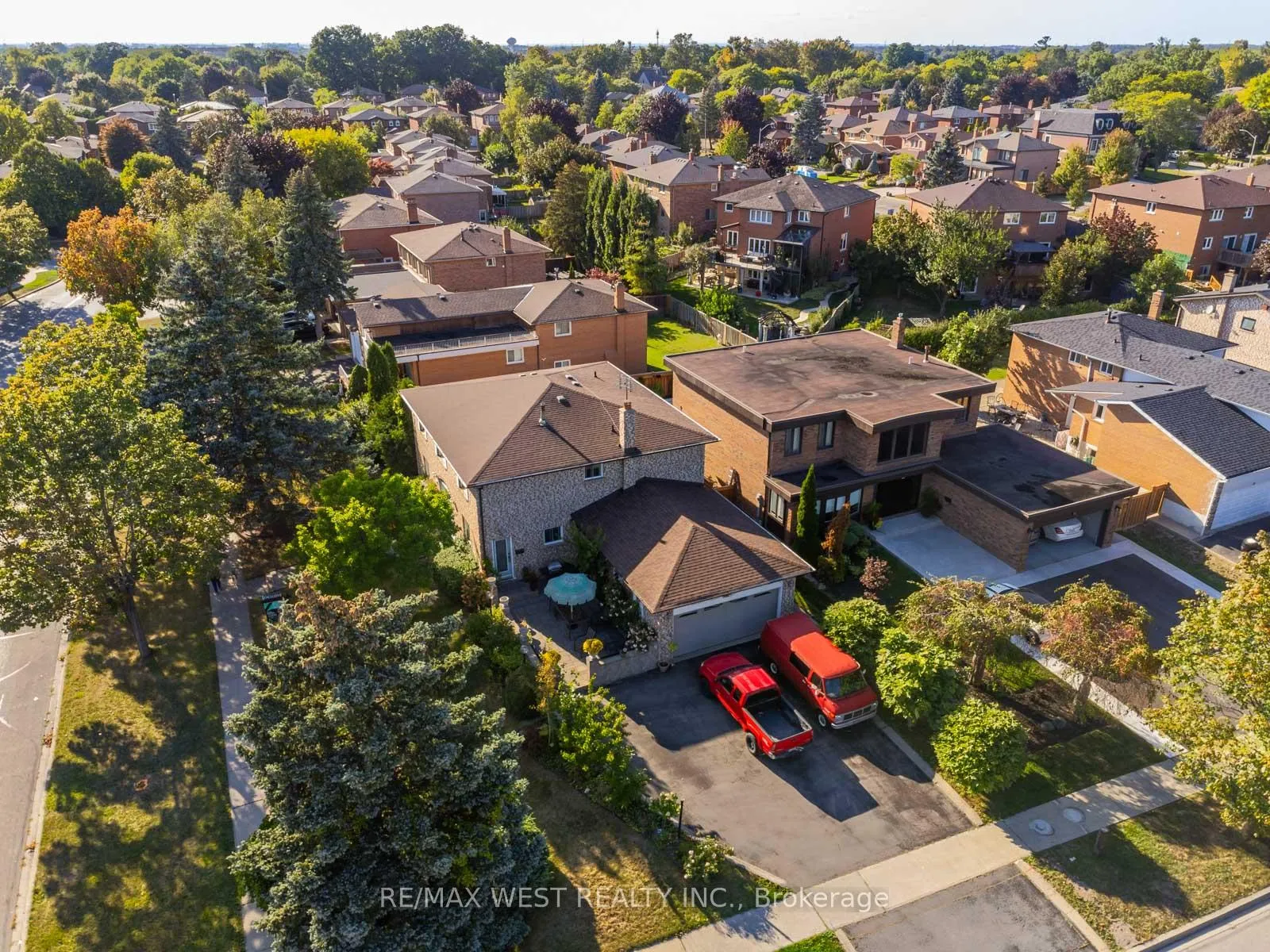 Photo 29 of 96 Wigwoss Drive S, Vaughan, East Woodbridge — HOMEH