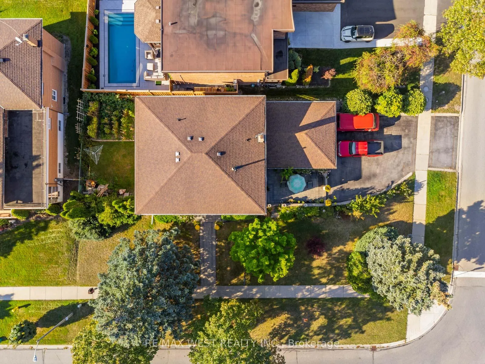 Photo 30 of 96 Wigwoss Drive S, Vaughan, East Woodbridge — HOMEH
