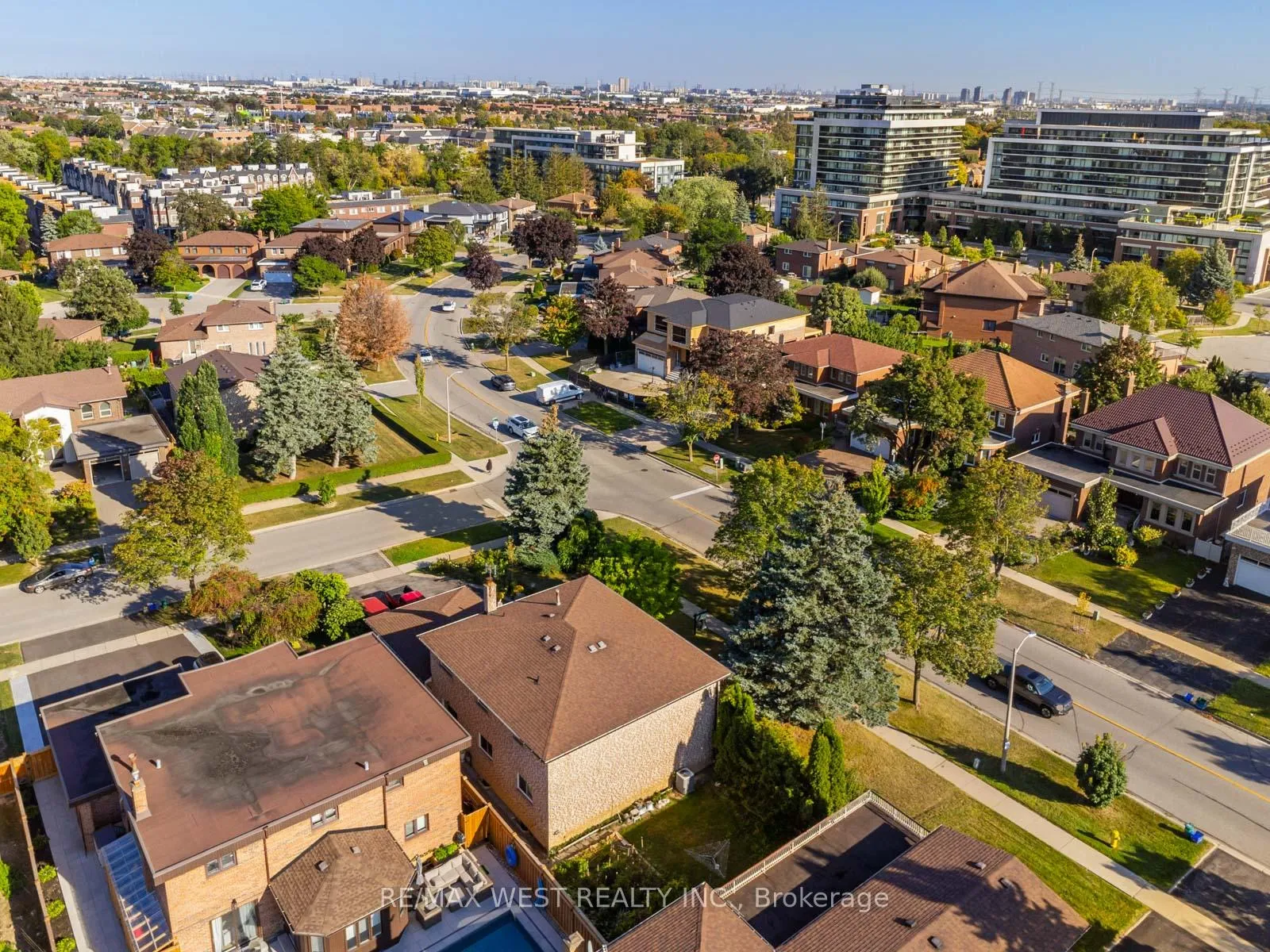 Photo 31 of 96 Wigwoss Drive S, Vaughan, East Woodbridge — HOMEH