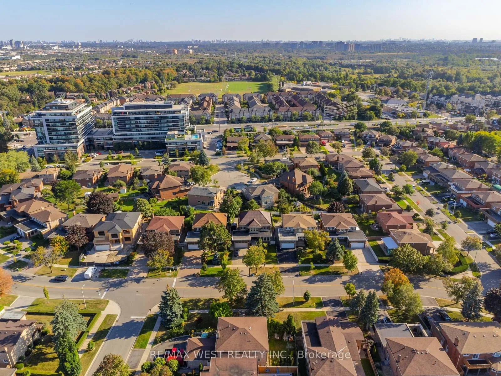 Photo 32 of 96 Wigwoss Drive S, Vaughan, East Woodbridge — HOMEH