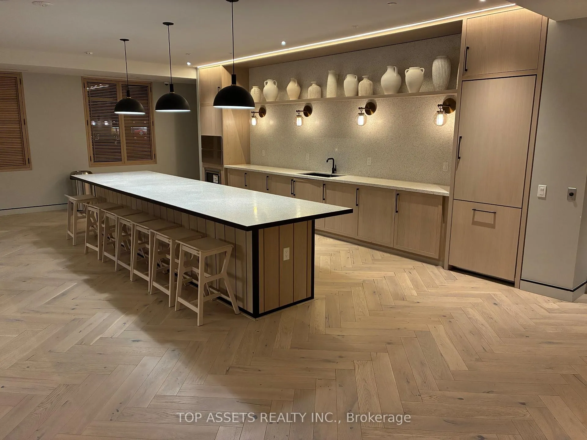 Photo 6 of Unit 4701, 8 Interchange Way, Vaughan, Vaughan Corporate Centre — HOMEH