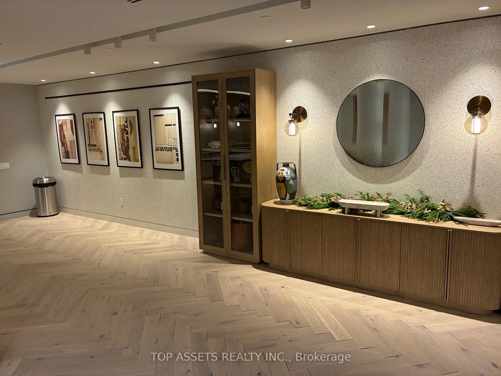 Photo 7 of Unit 4701, 8 Interchange Way, Vaughan, Vaughan Corporate Centre — HOMEH