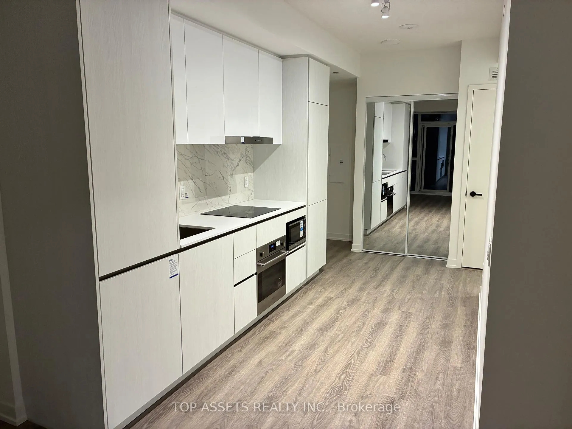 Photo 11 of Unit 4701, 8 Interchange Way, Vaughan, Vaughan Corporate Centre — HOMEH