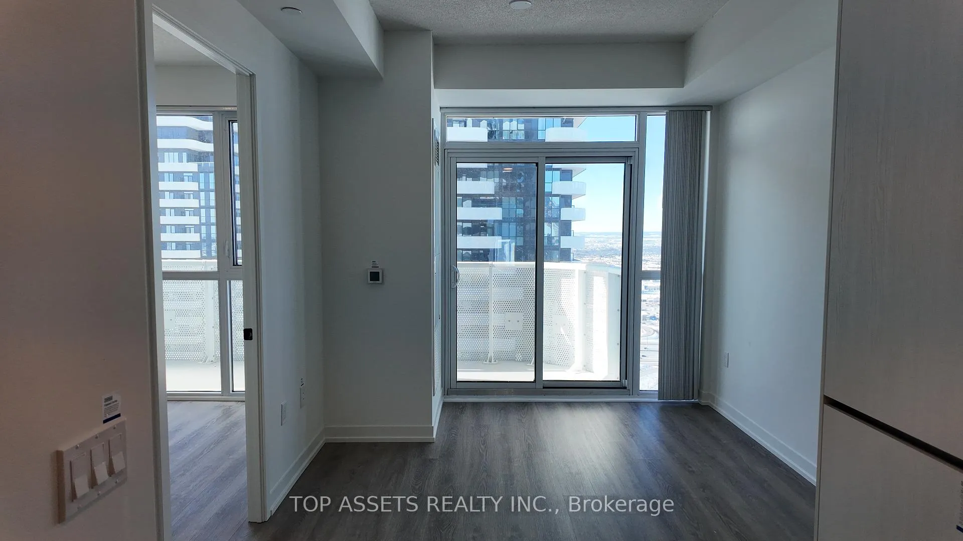 Photo 12 of Unit 4701, 8 Interchange Way, Vaughan, Vaughan Corporate Centre — HOMEH