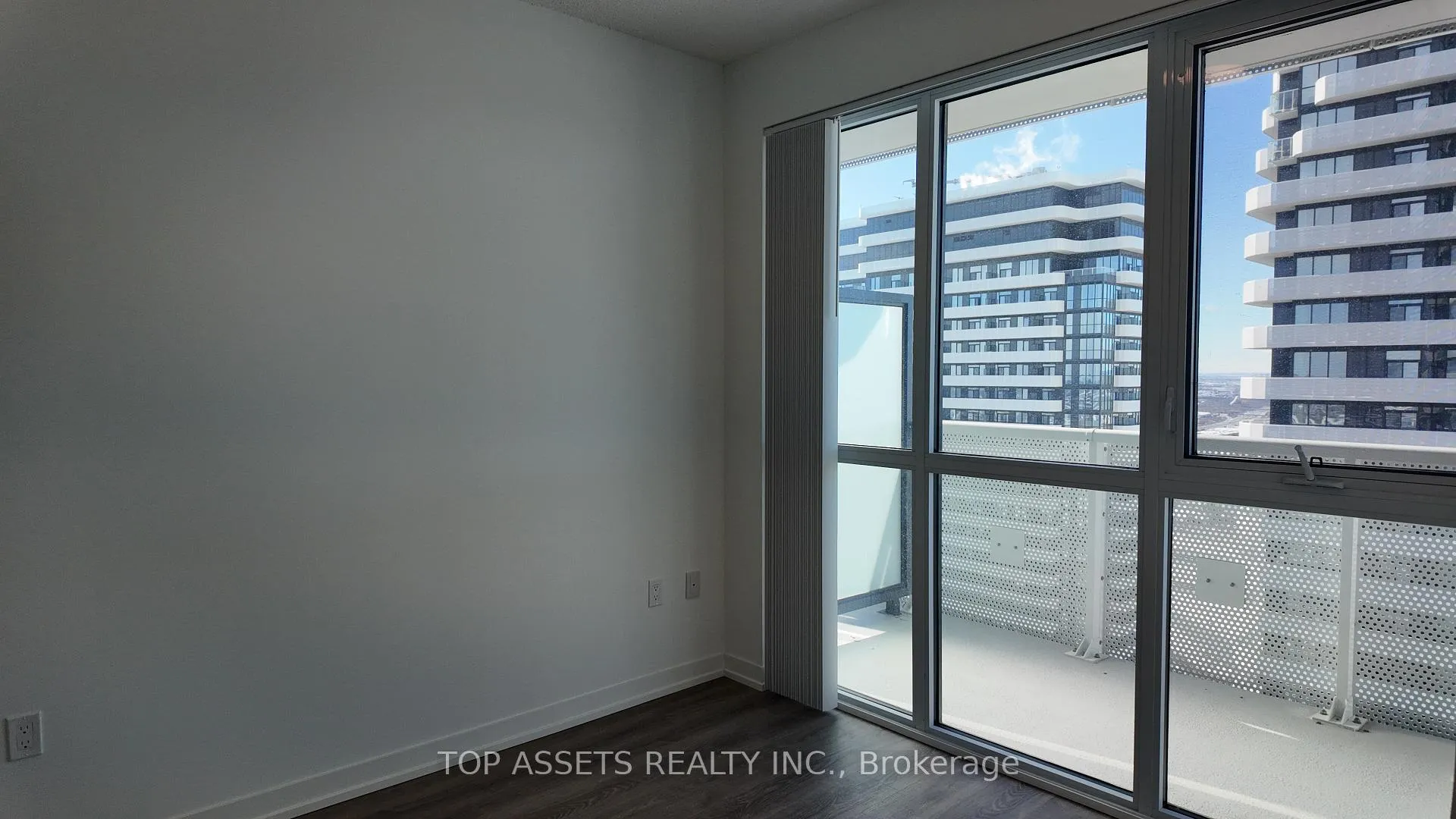 Photo 13 of Unit 4701, 8 Interchange Way, Vaughan, Vaughan Corporate Centre — HOMEH