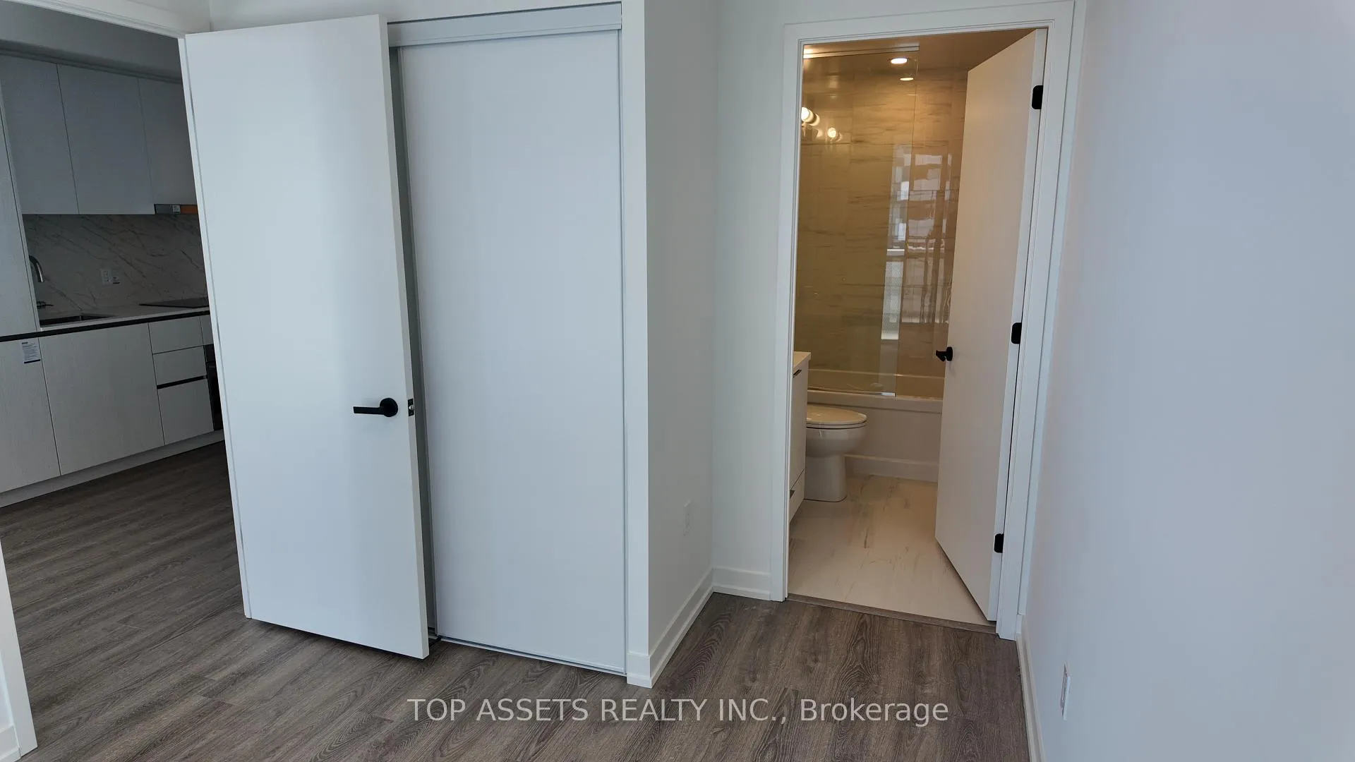 Photo 14 of Unit 4701, 8 Interchange Way, Vaughan, Vaughan Corporate Centre — HOMEH