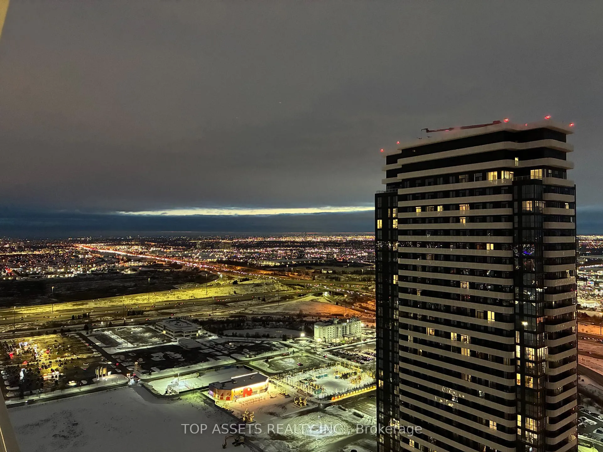 Photo 17 of Unit 4701, 8 Interchange Way, Vaughan, Vaughan Corporate Centre — HOMEH