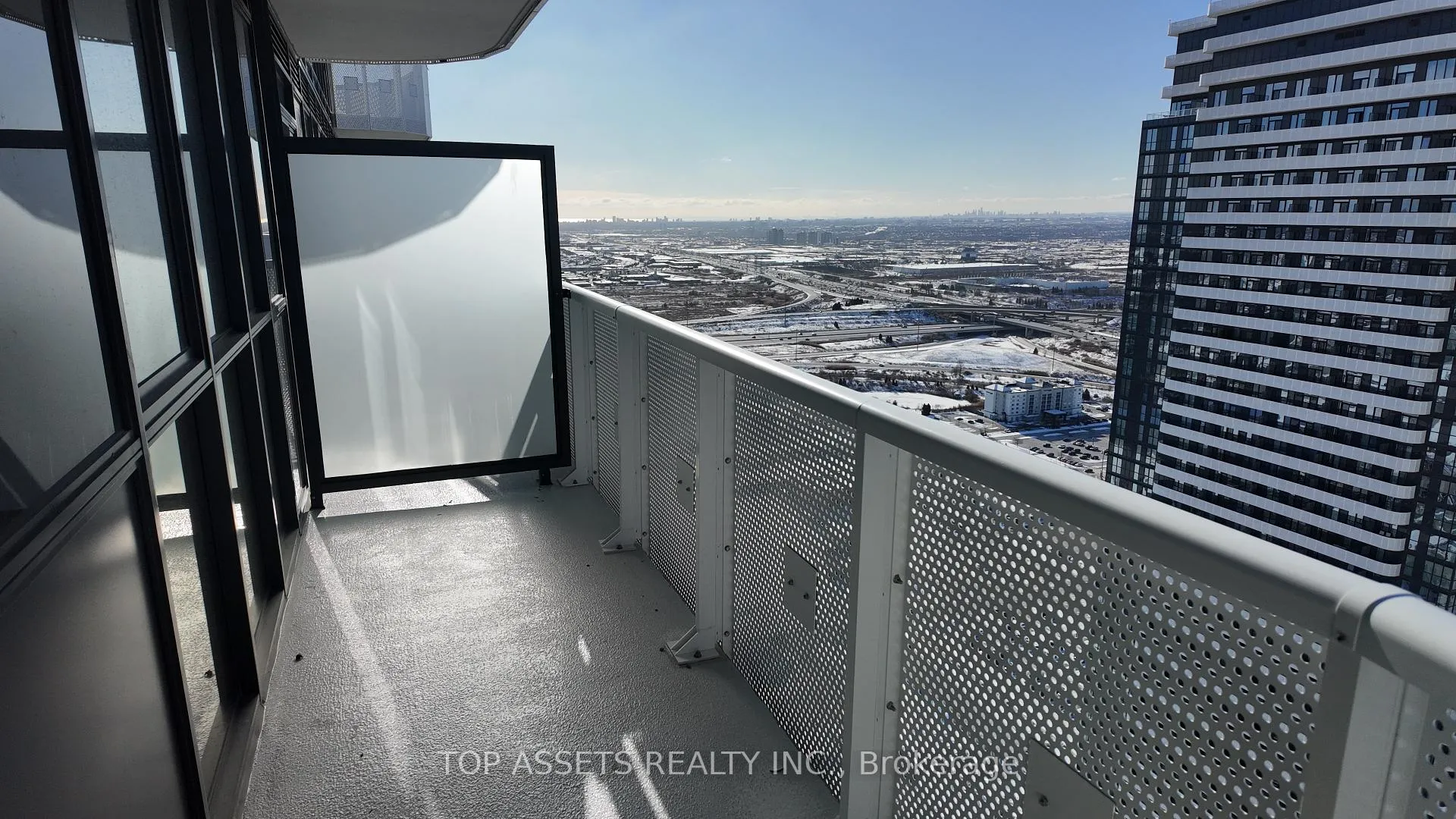 Photo 19 of Unit 4701, 8 Interchange Way, Vaughan, Vaughan Corporate Centre — HOMEH
