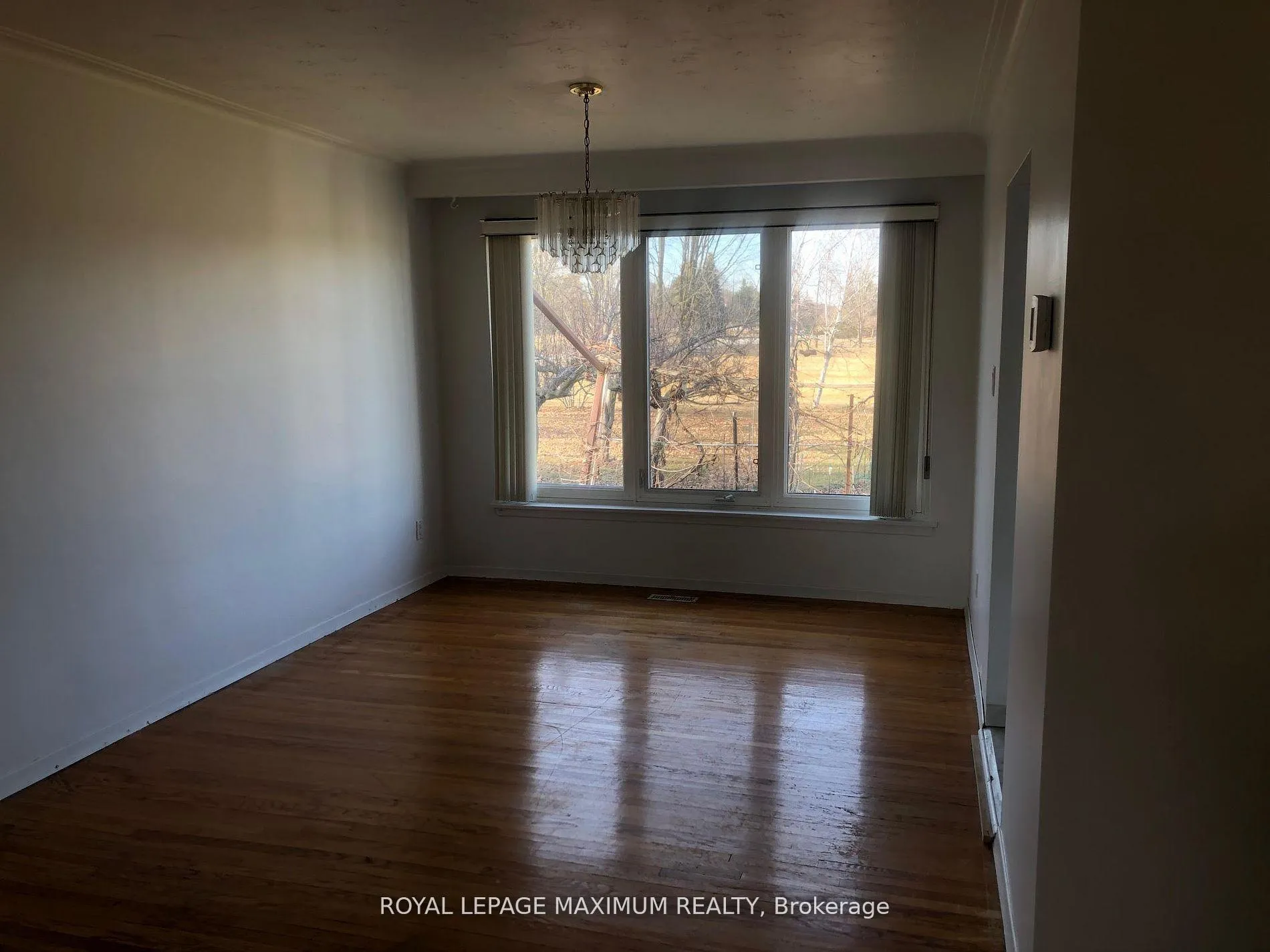 Photo 10 of 22 Diana Drive, King, Nobleton — HOMEH