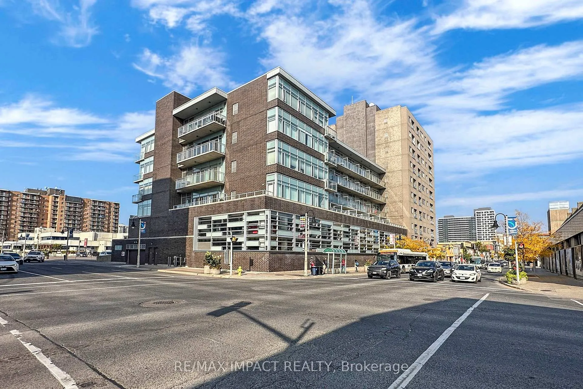 Front of Unit 1001, 44 Bond Street W