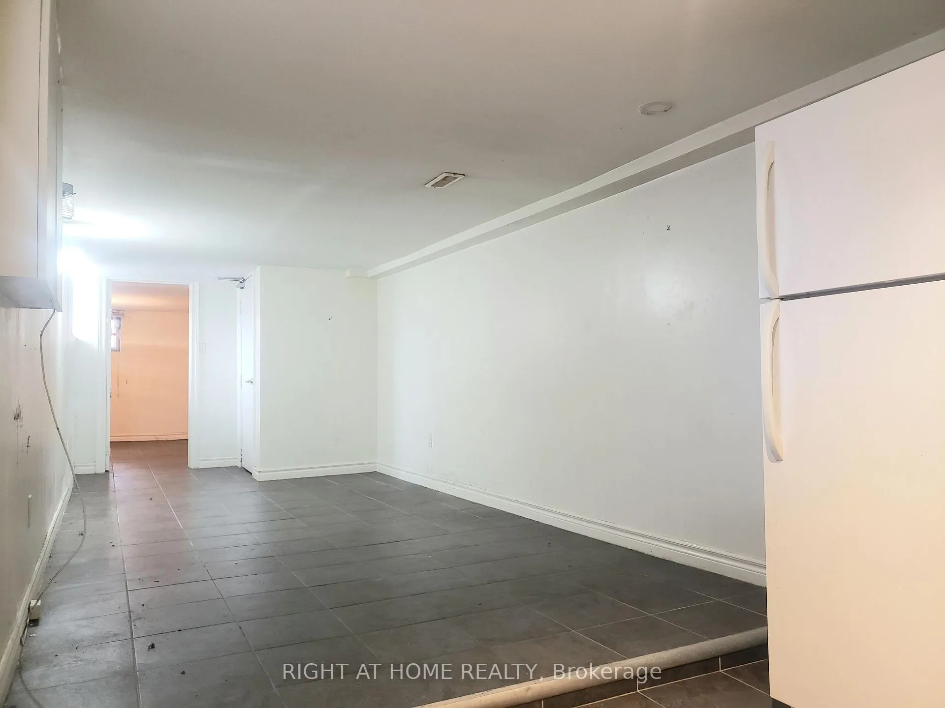Front of Unit Lower, 23 Lumbervale Avenue