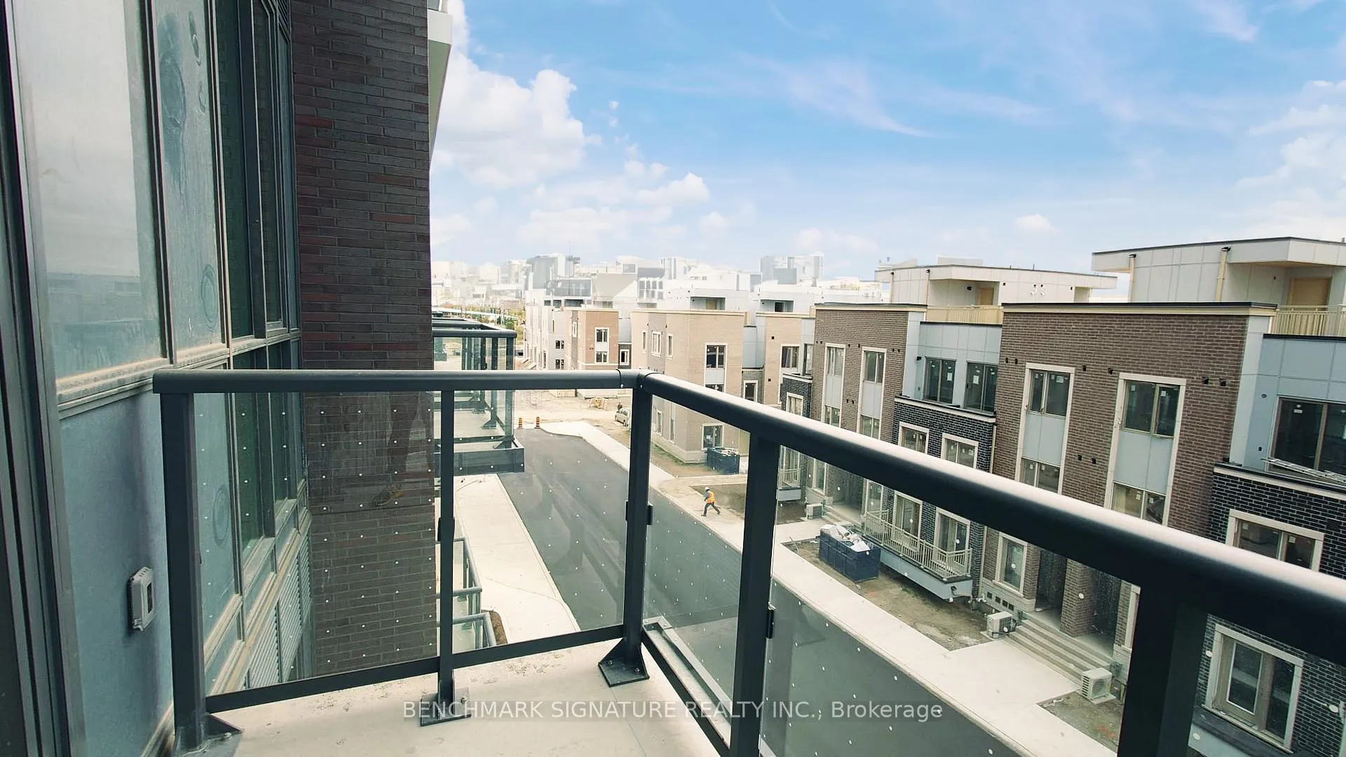Photo 7 of Unit 306, 60 Honeycrisp Crescent, Vaughan, Concord — HOMEH
