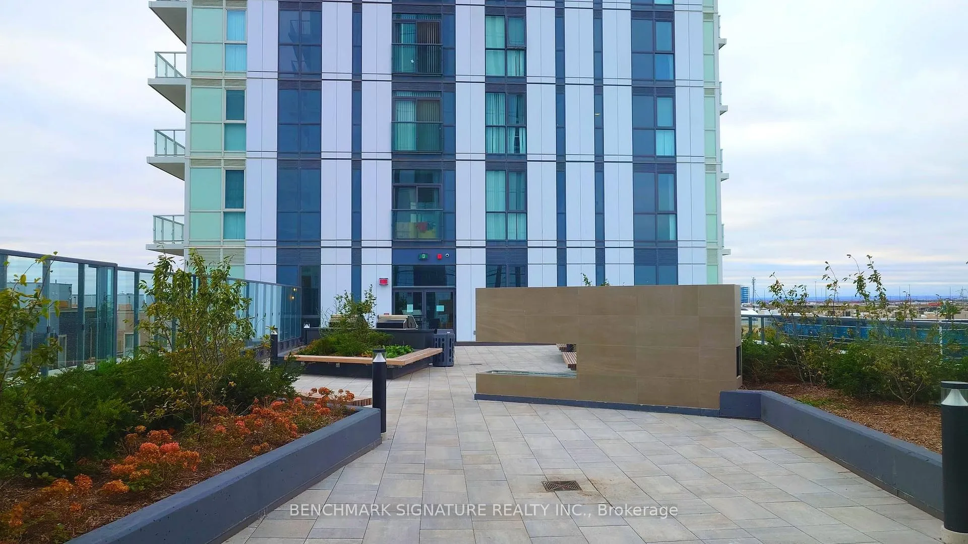 Photo 10 of Unit 306, 60 Honeycrisp Crescent, Vaughan, Concord — HOMEH