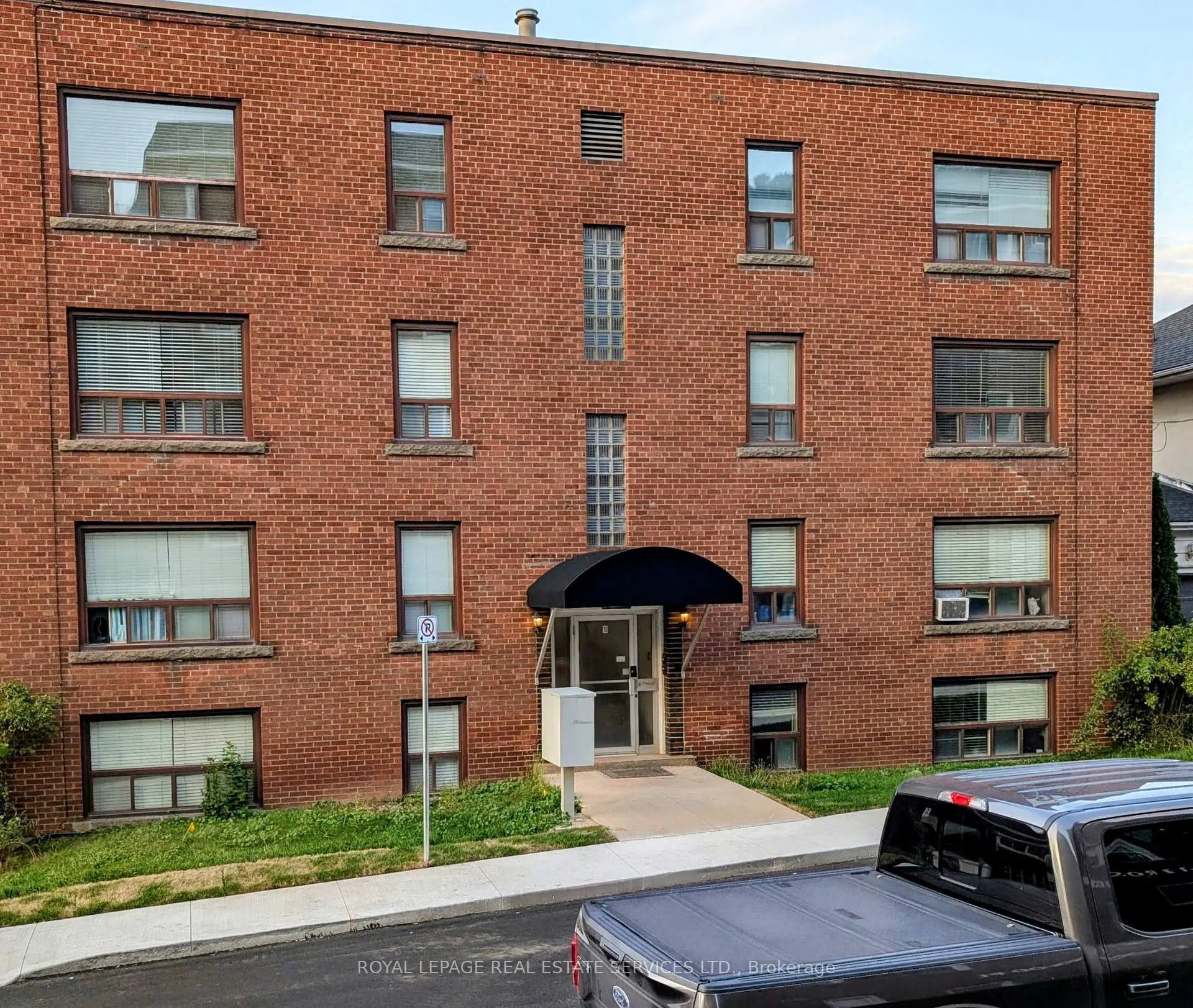Front of Unit 8, 10 Rockwood Place
